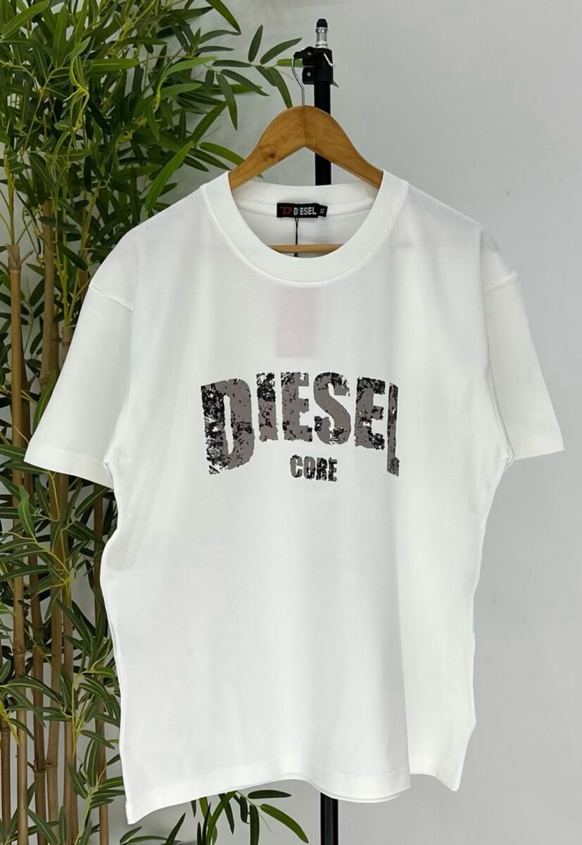 T-shirt blanc imprimé élégant