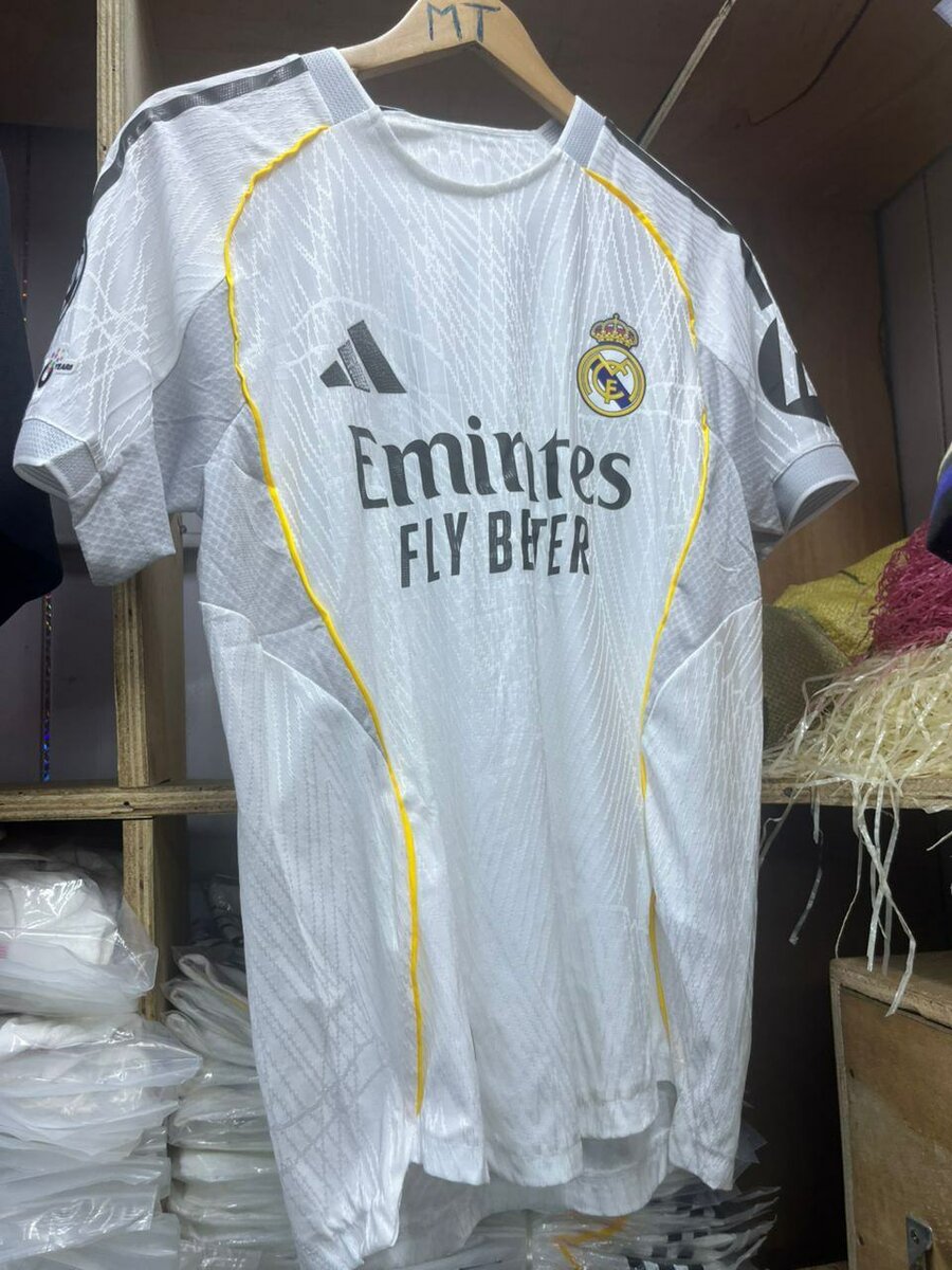 Maillot de foot Adidas pour hommes