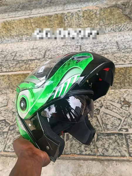 Équipement de moto, casque de moto vert clair
