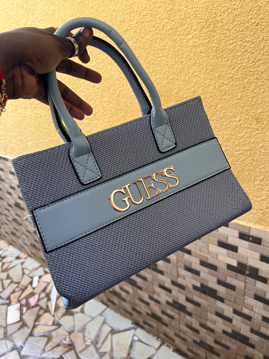 Sac à main Guess élégant
