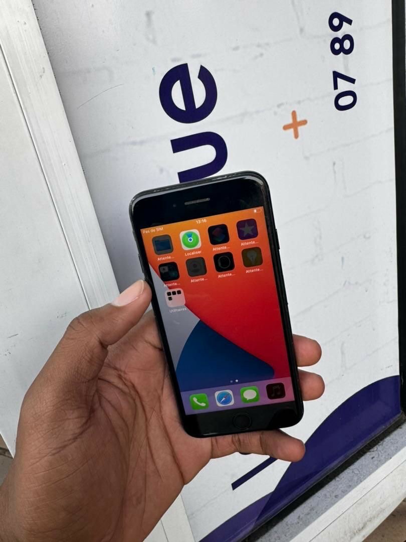 iPhone 7 simple 32Go quasi neuf 35.000