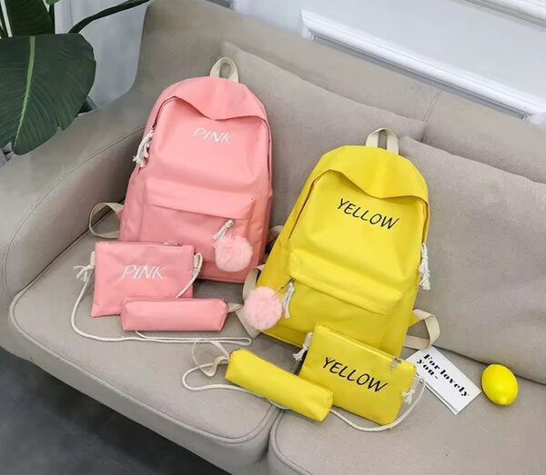 Sac à dos tendance avec accessoires