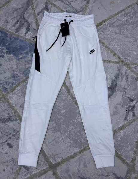 NIKE TECH FLEECE WHITE