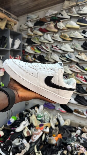 Baskets blanches élégantes