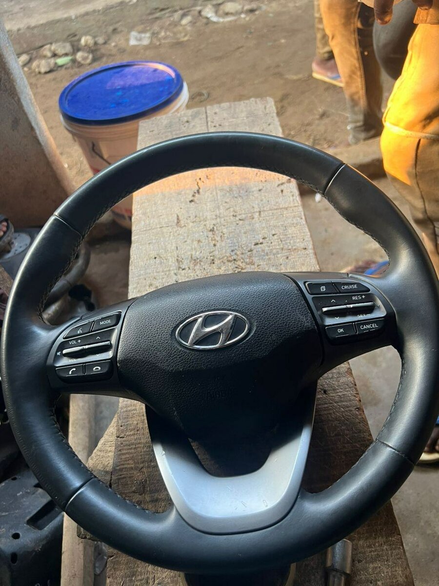 Volant Hyundai avec commandes