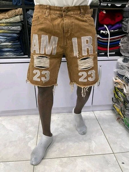 Shorts déchirés mode homme