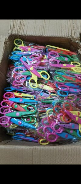 Ciseaux à motifs créatifs