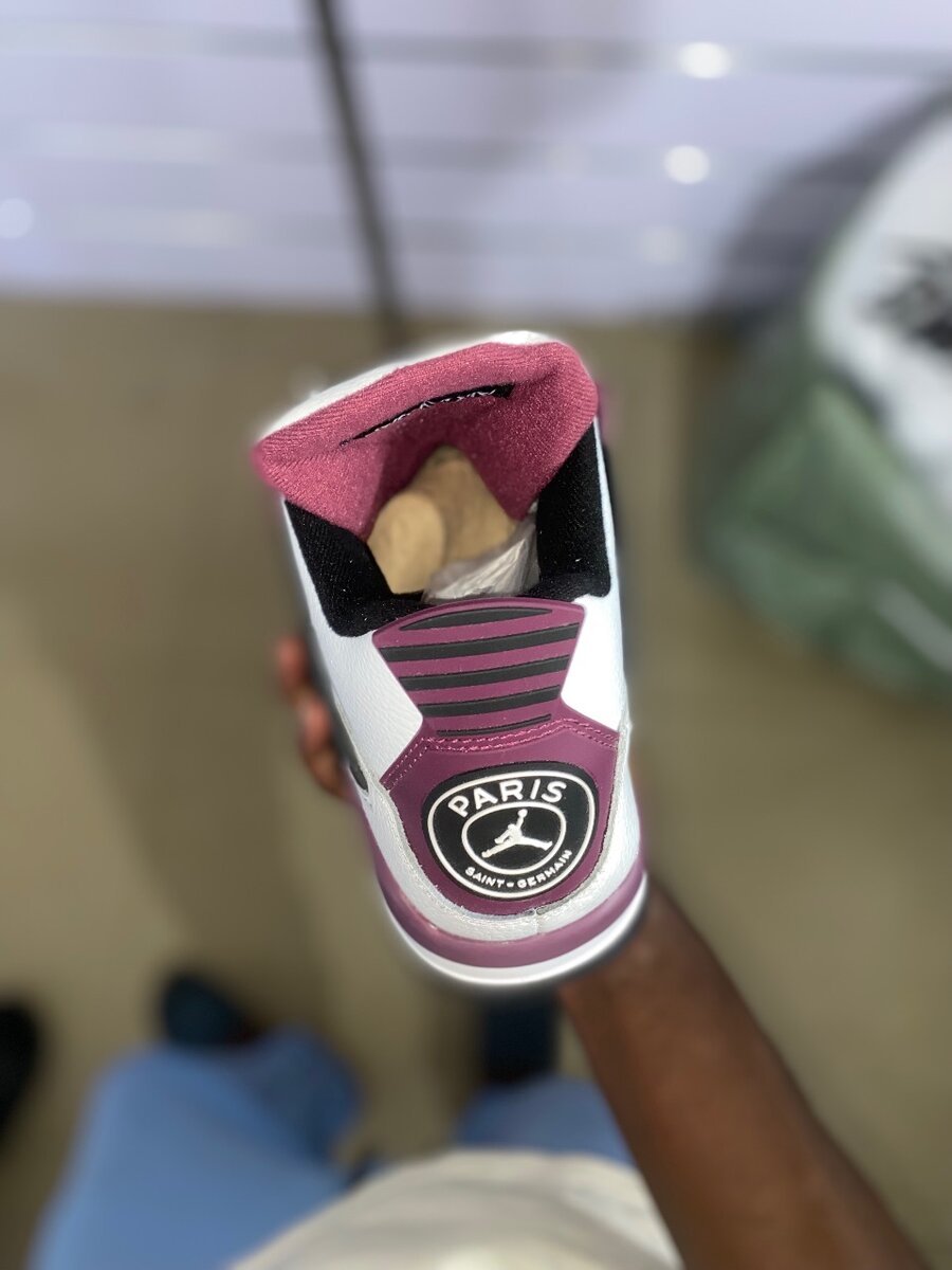 Jordan 4 PSG
