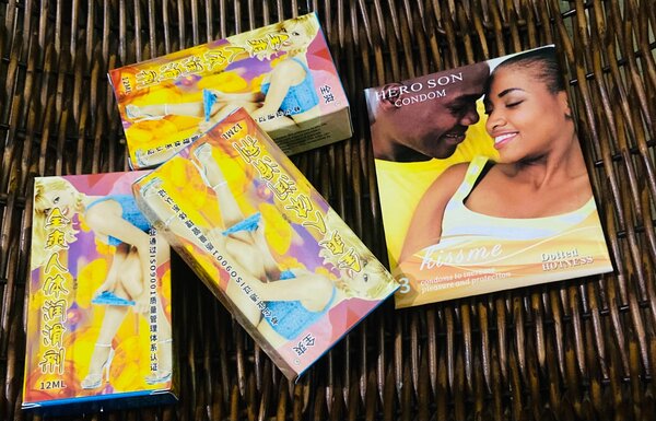 3 préservatifs + 3 lubrifiants