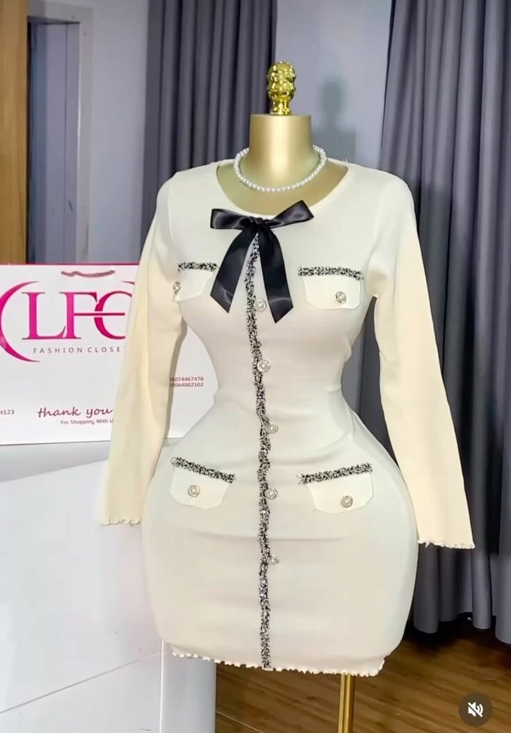 Robe chic avec nœud noir