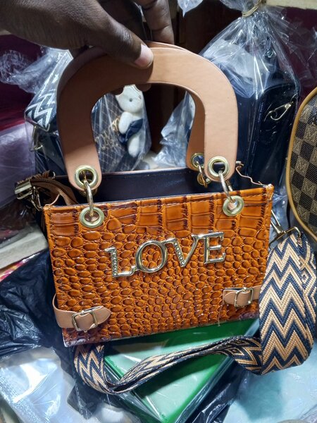 Sac à main élégant cuir