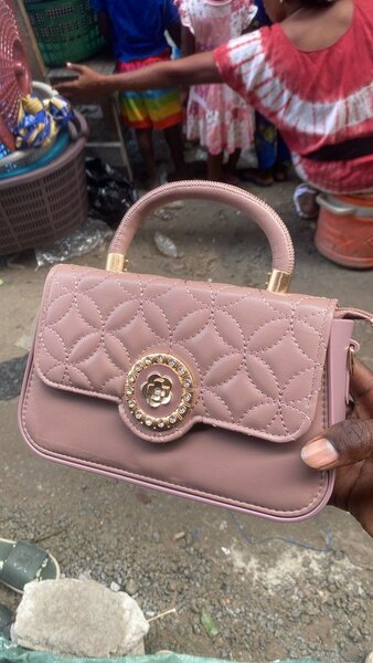 Sac à main élégant en cuir