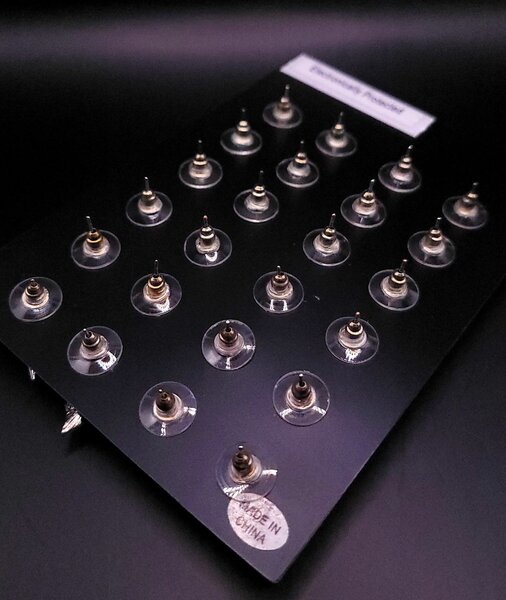 Pack of 12 stud pack