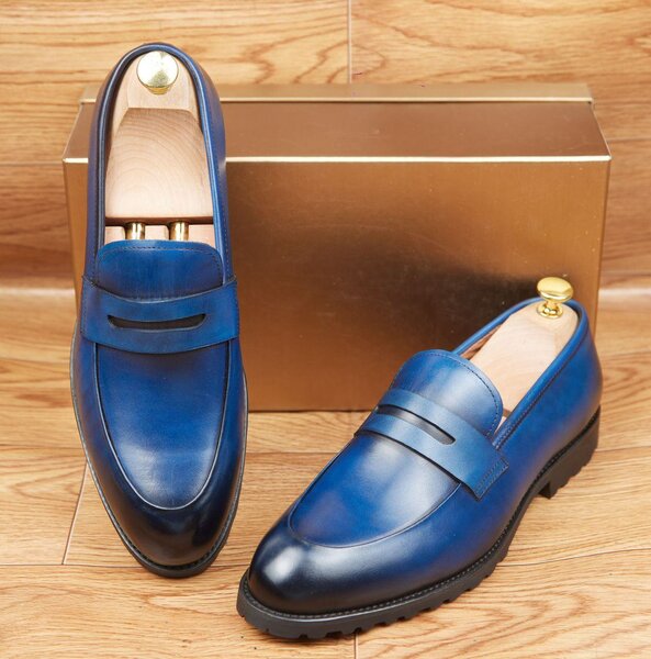 Mocassins en cuir bleu élégants
