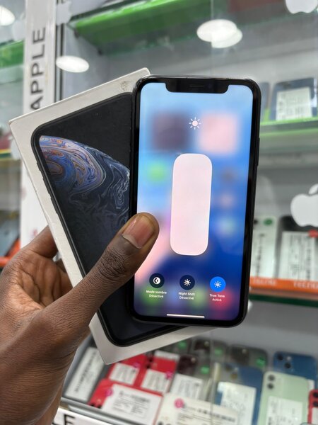 Disponible XR 64go avec carton