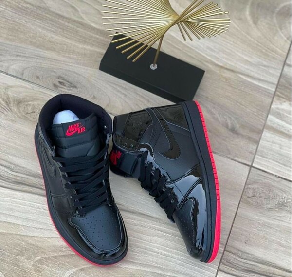 AIR JORDAN 1