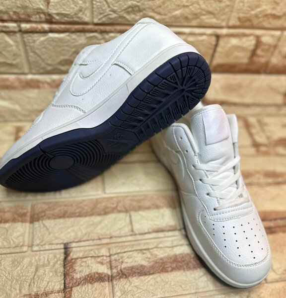 Baskets blanches sport homme