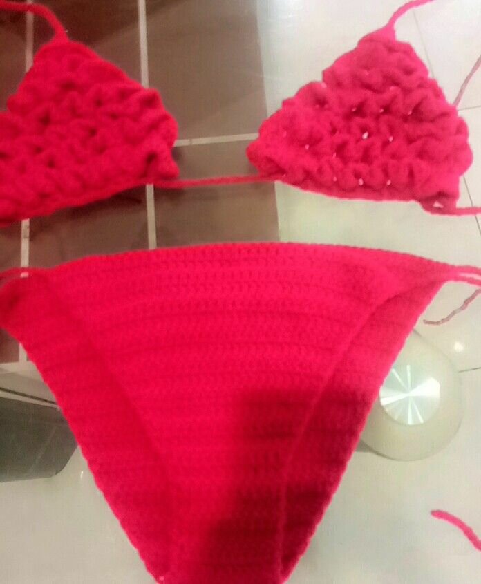 Bikini tricoté à la main