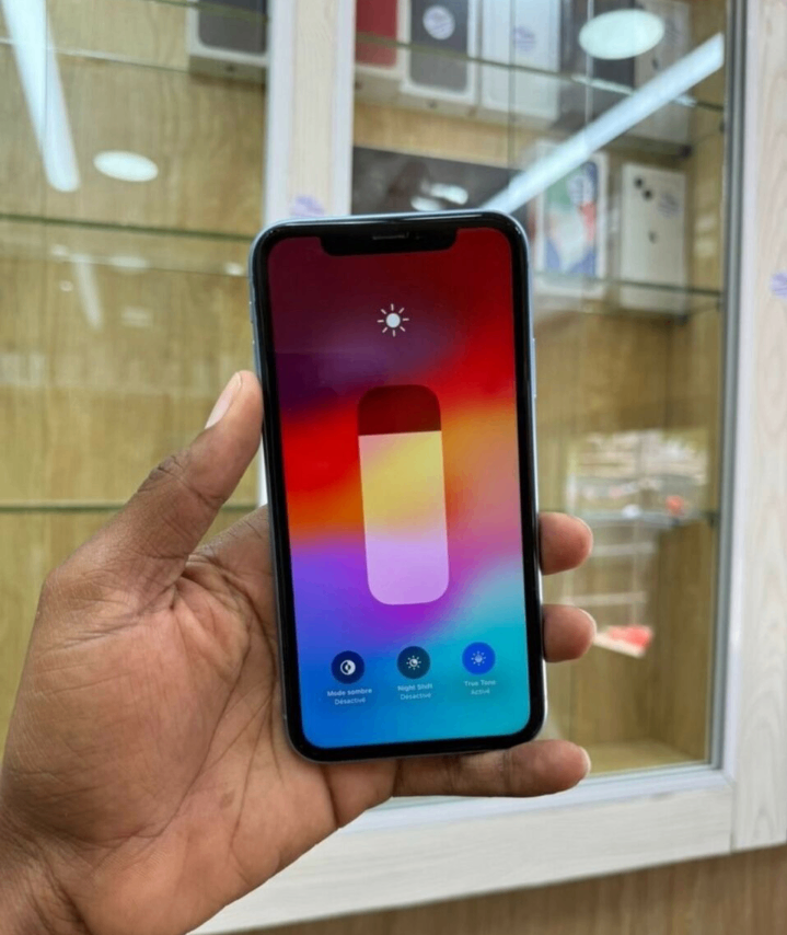 iPhone XR Bleu Débloqué