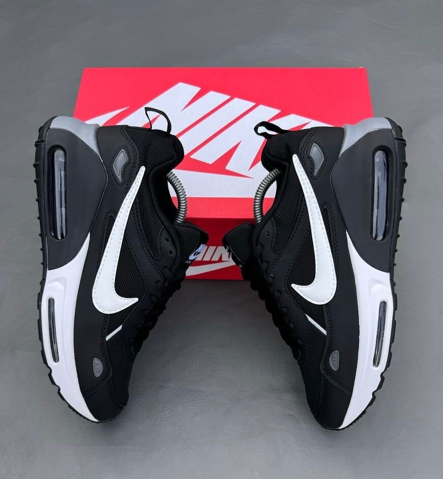 Nike Air Max Noire et Blanche