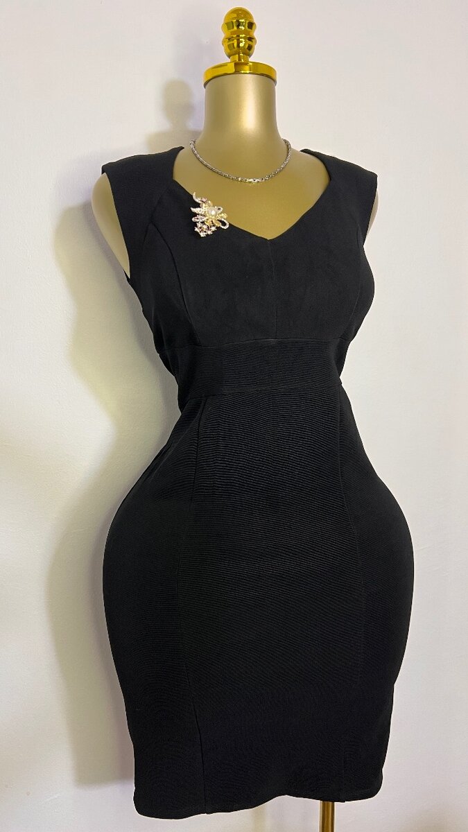 Robe élégante noire