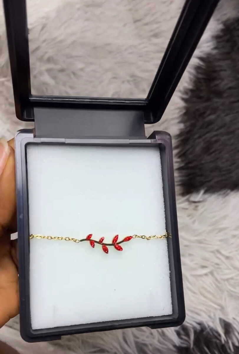 Bracelet élégant avec perles rouges