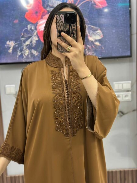 Magnifique caftan marocain marron