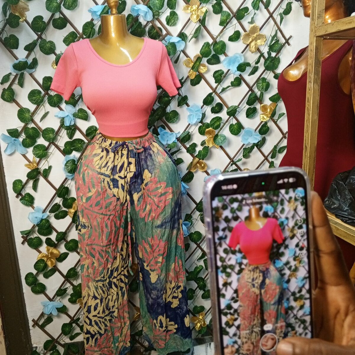 Pantalons larges imprimés colorés