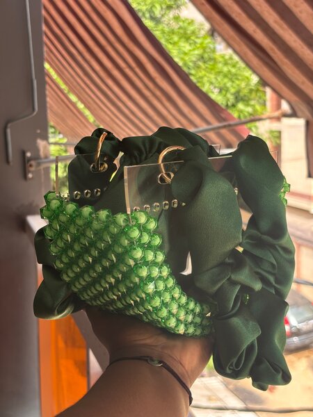 Sac perlé à faces transparente