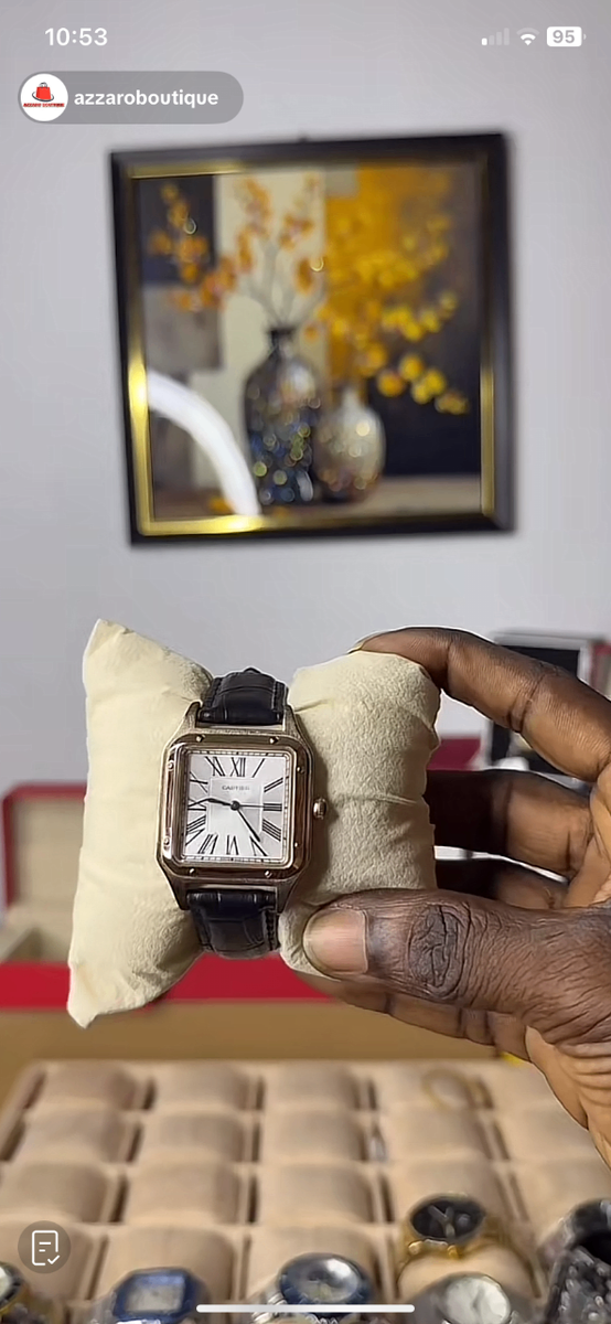 Montre élégante en cuir noir