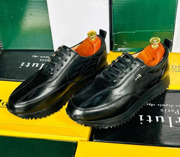 Chaussures en cuir noir élégantes