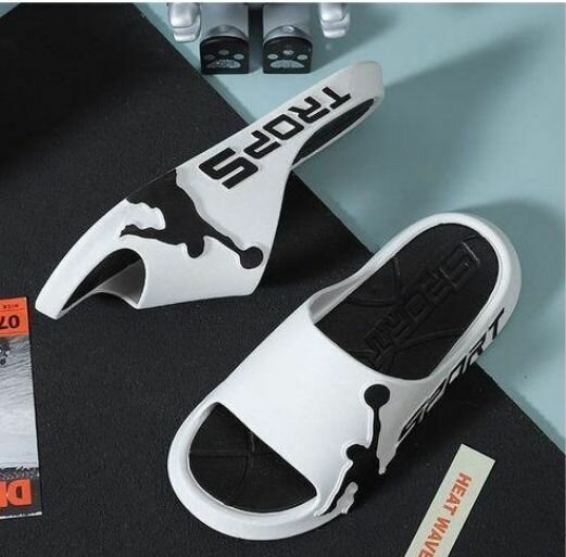 Claquettes sport blanches