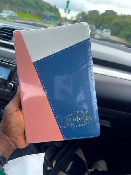 Bible Femmes Couverture Élégante