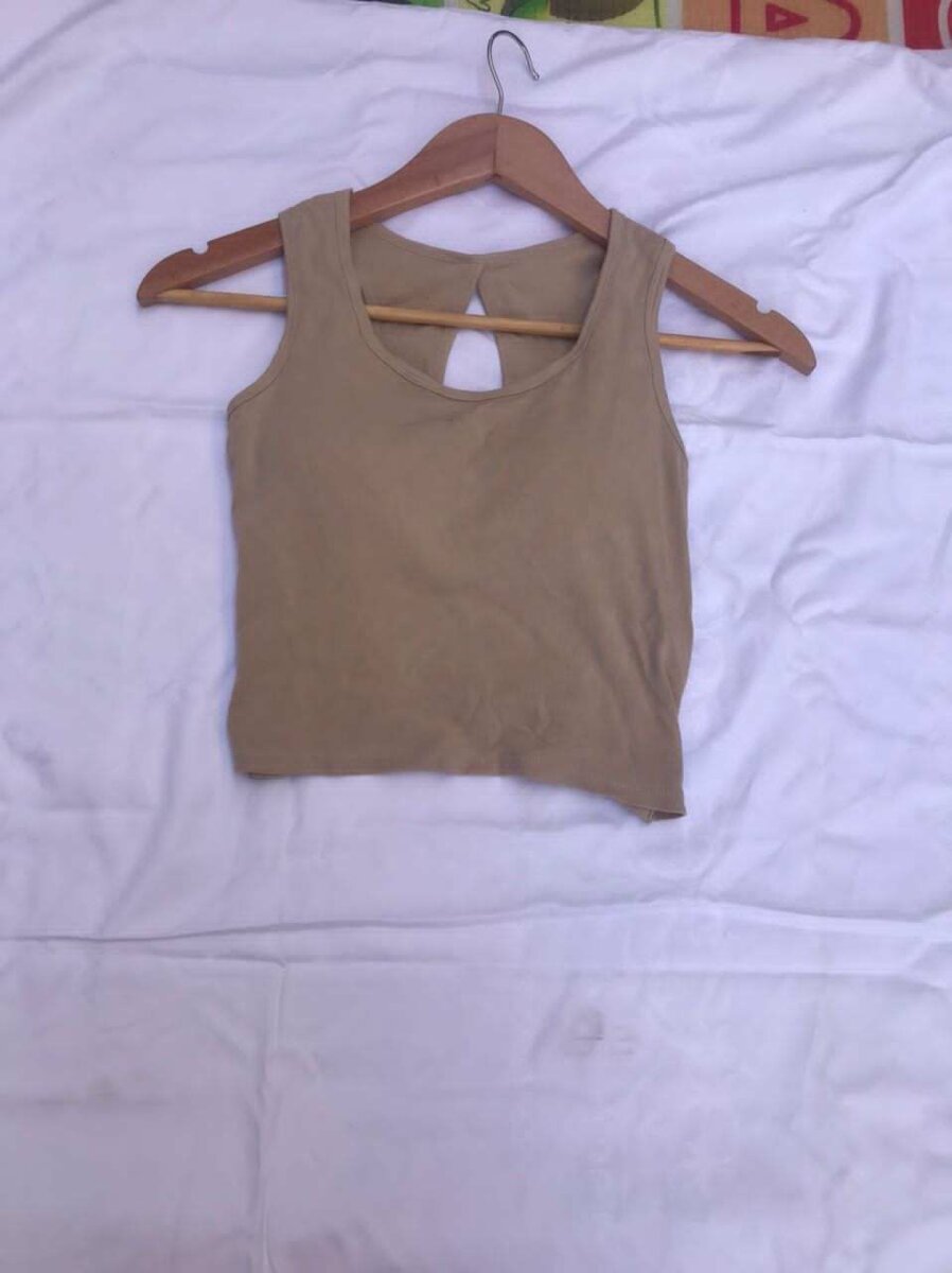 Top sans manches beige