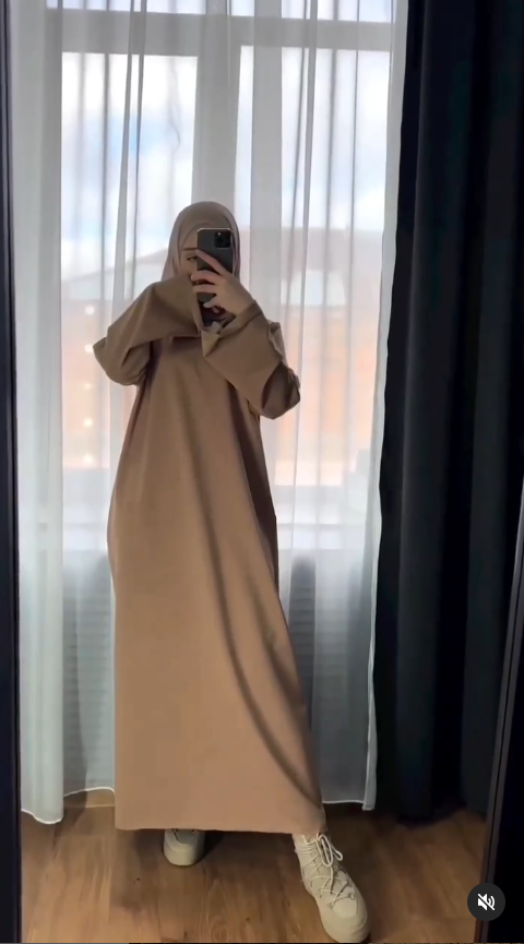 Практичные базовые платье