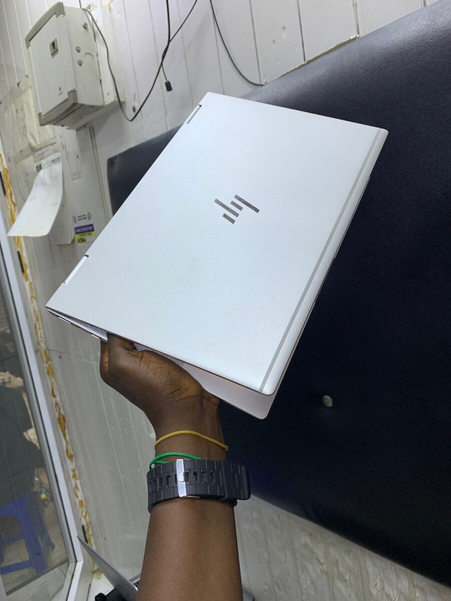 Hp elite book 1030 G2