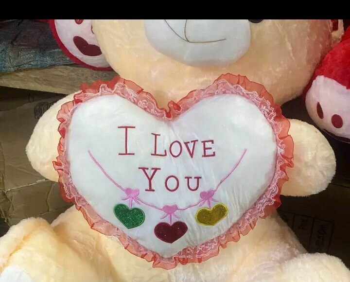 Ours en peluche avec cœur