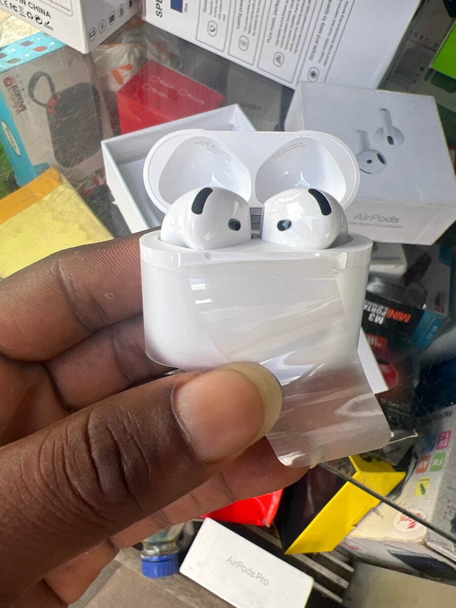 AirPods 4
