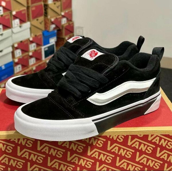 VANS KNU SKOOL