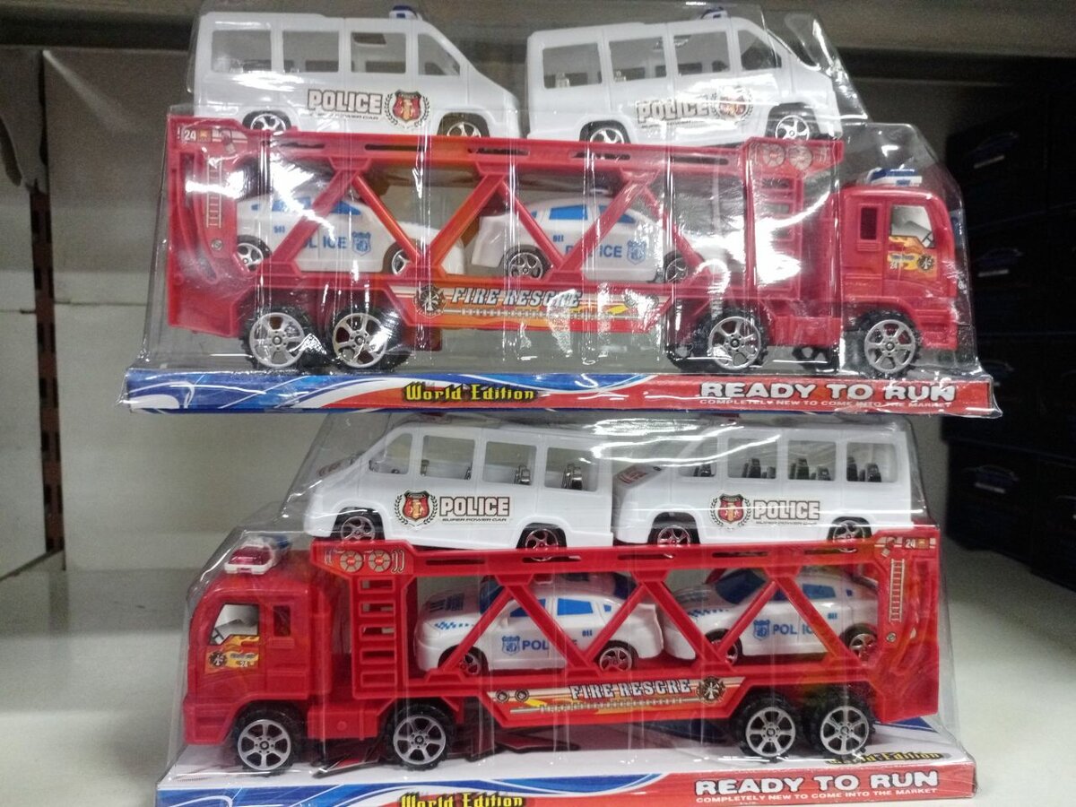 Transporteur de voitures de police jouet