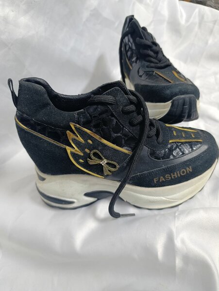 Baskets compensées tendance