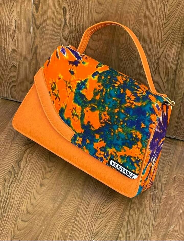 Sac à main coloré chic