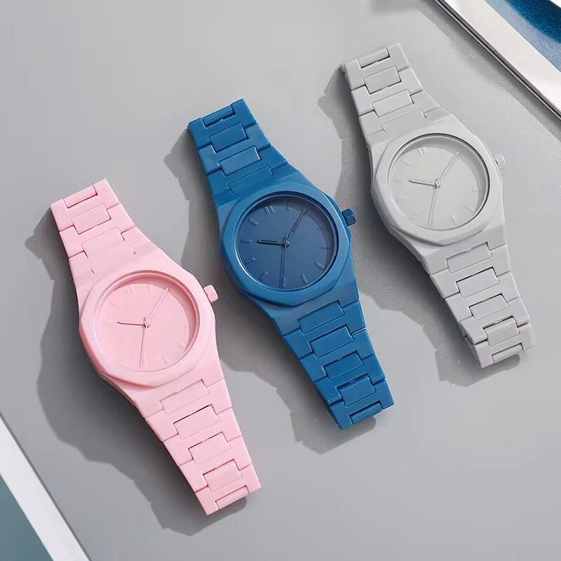 Montre arabic en plastique