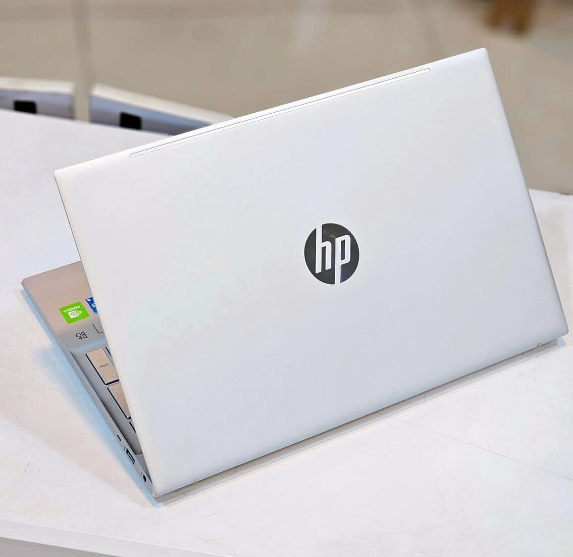 Ordinateur Portable HP Élégant