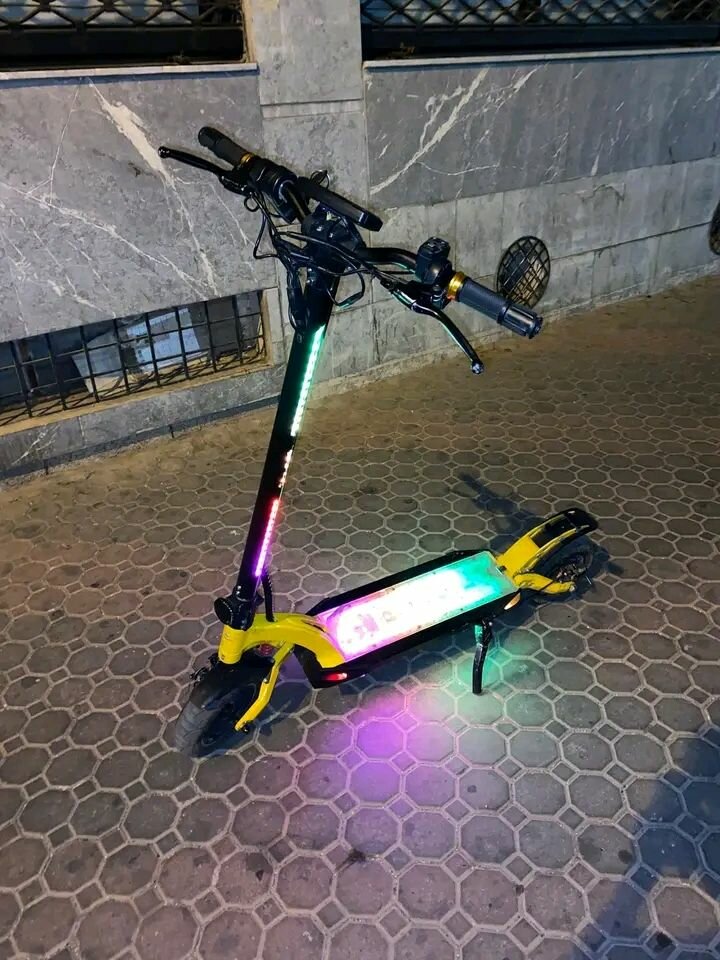 Trottinette Électrique Lumineuse
