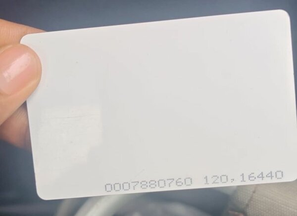 Cartes RFID et Porte-clés NFC