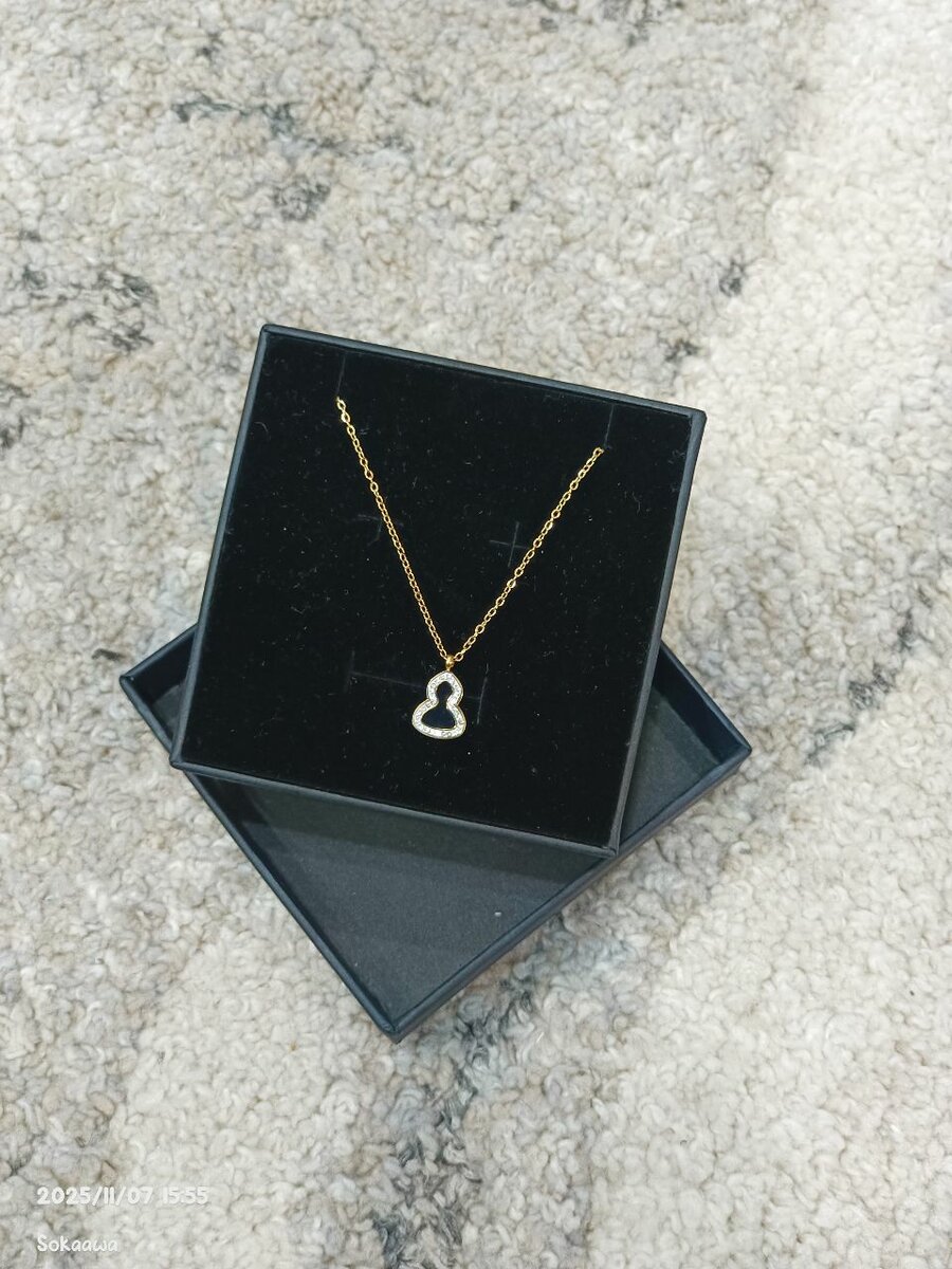 Collier en or chic et élégant