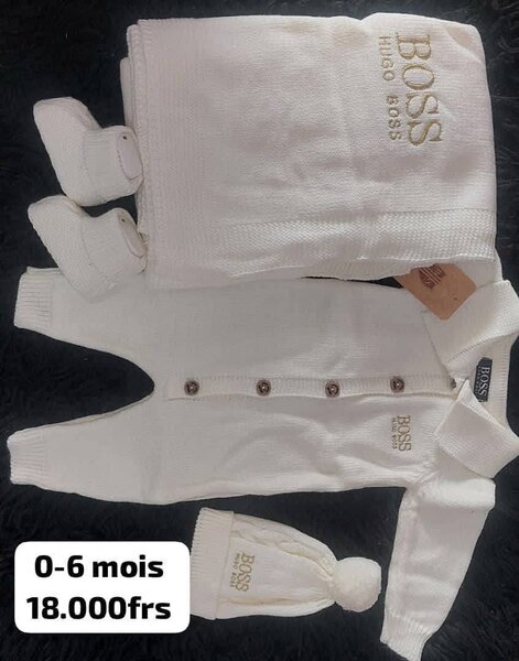Ensemble bébé en tricot