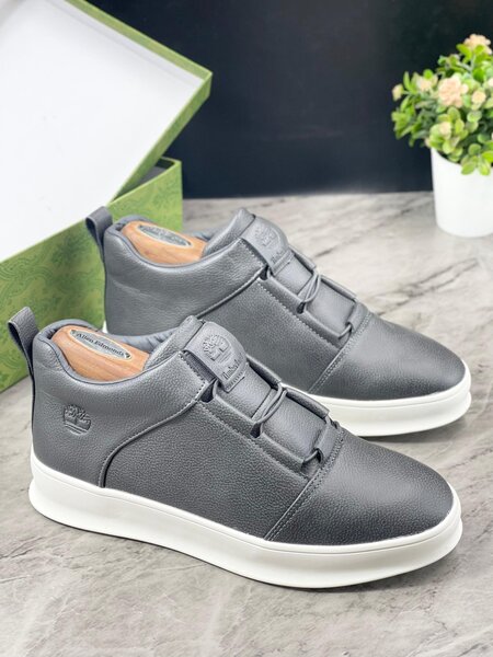 TIMBERLAND ASH AND WHITE