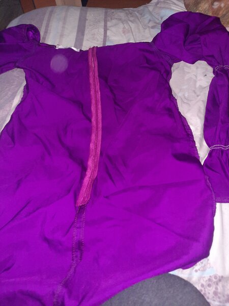 Короткое платья навая 1000сом уступка будет42размер